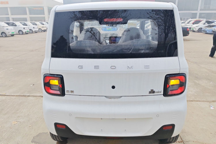 吉利银河 2024款 熊猫mini 200km 耐力熊车身外观6