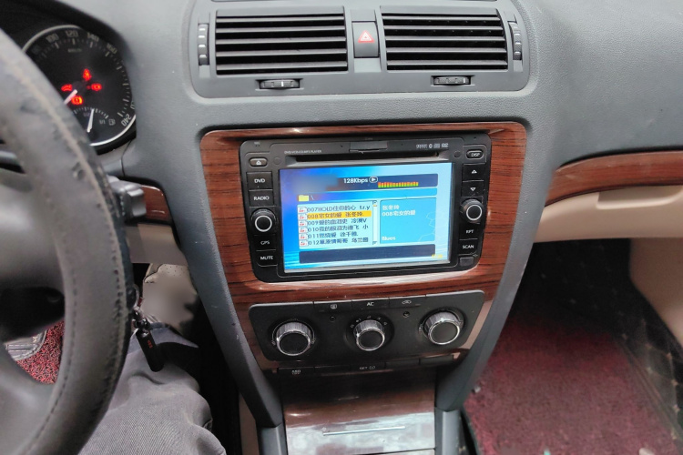 斯柯达 明锐 2012款 1.6L 手动逸俊版局部细节16