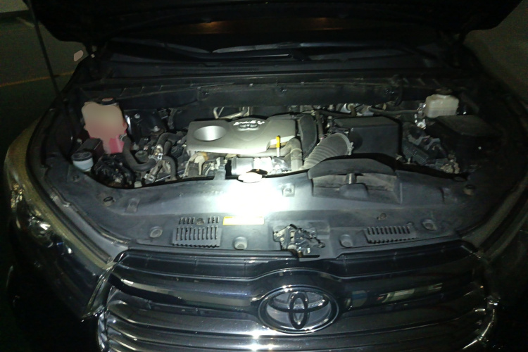 丰田 汉兰达 2015款 2.0T 两驱精英版 7座局部细节24