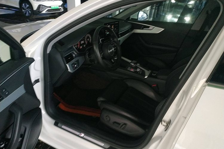 奥迪A4L 2022款 40 TFSI 时尚动感型中控内饰7003