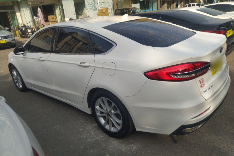 福特 蒙迪欧 2020款 EcoBoost 180 时尚型车身外观4