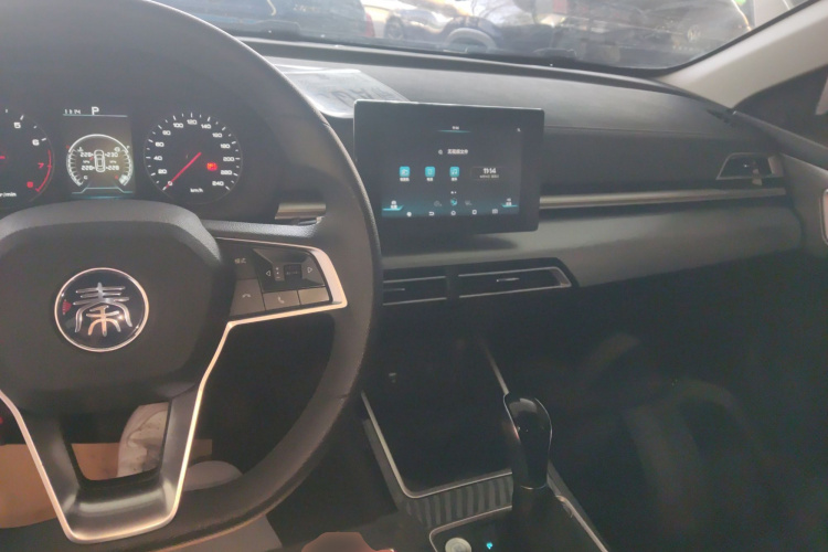 比亚迪 秦 2019款 1.5L 自动豪华型中控内饰12