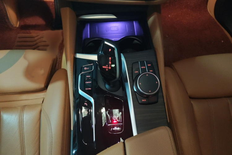 宝马6系GT 2022款 630i 豪华设计套装局部细节18