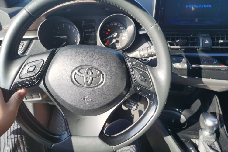 丰田C-HR 2018款 2.0L 旗舰版 国V中控内饰12