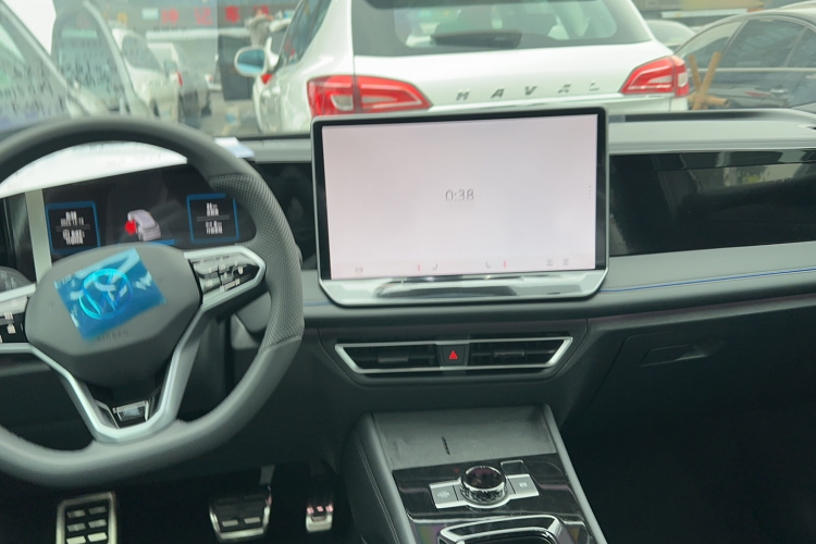 大众 途观L 2024款 PRO 330TSI 两驱R-Line智领版中控内饰7005