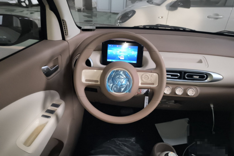 五菱汽车 宏光MINIEV 2025款 四门版 进阶款中控内饰13