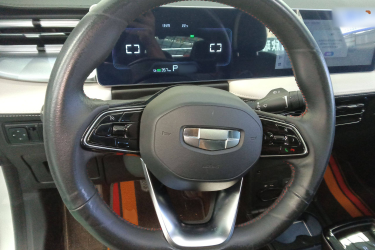 吉利几何E萤火虫 2022款 401KM 玲珑虎 4座中控内饰13