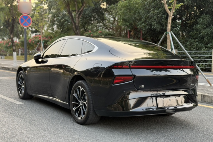 小鹏P7 2023款 586E车身外观6006