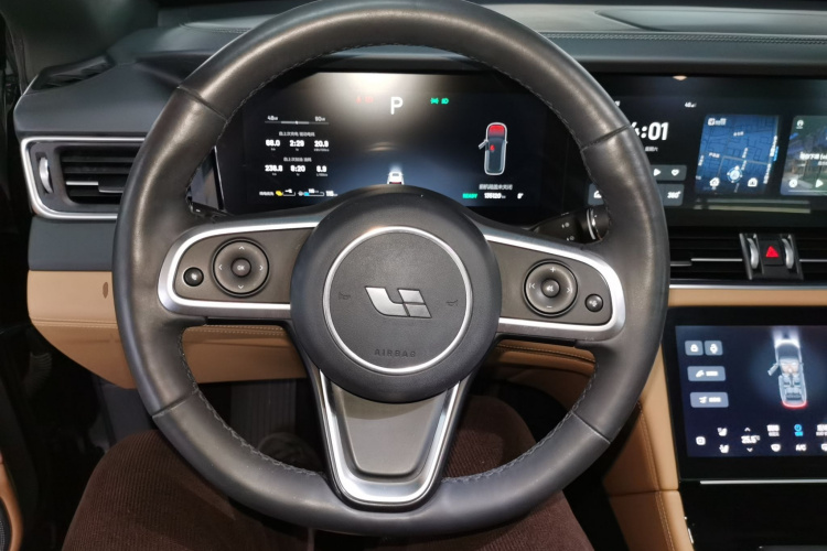 理想汽车 理想ONE 2019款 增程6座版中控内饰13