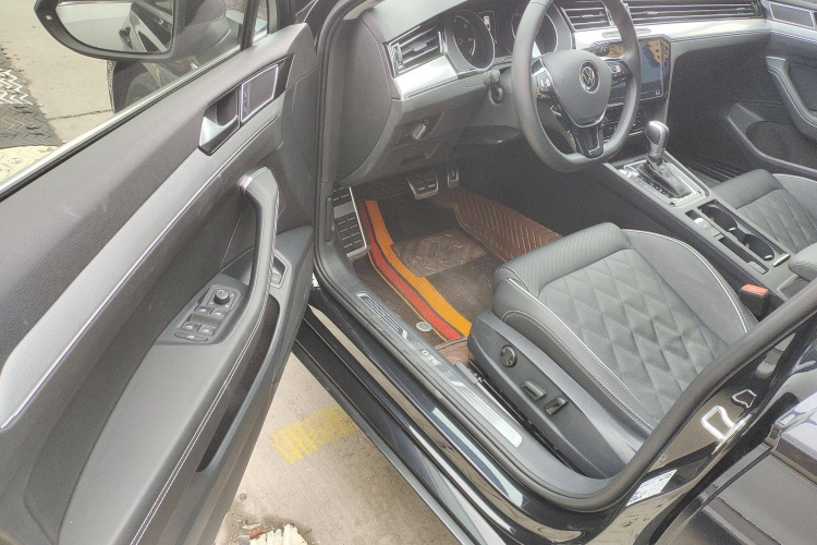 大众 迈腾GTE插电混动 2020款 GTE 豪华型中控内饰7002