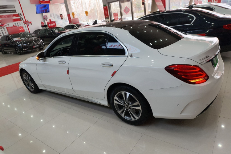 奔驰C级 2018款 C 200 L 运动版车身外观4
