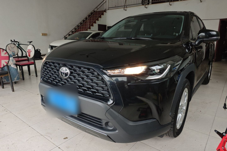 丰田 卡罗拉锐放 2023款 2.0L 精英版车身外观1