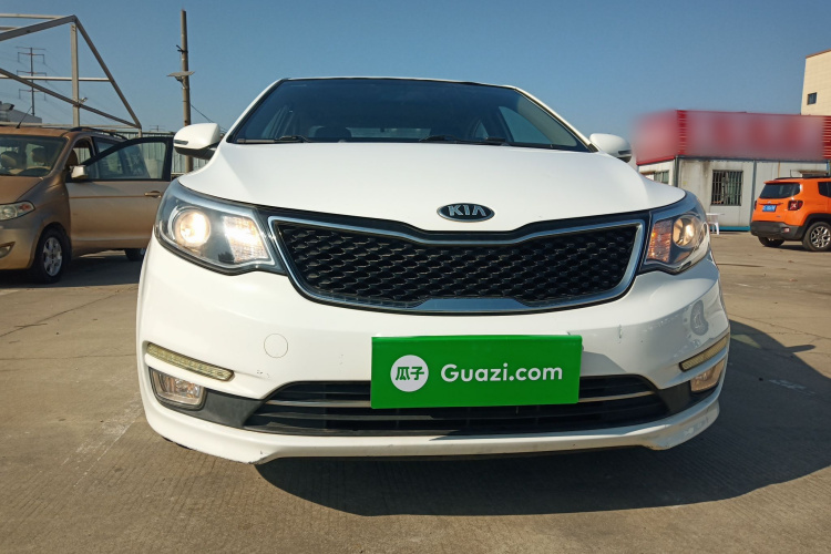 起亚K2 2015款 三厢 1.6L AT Premium车身外观2