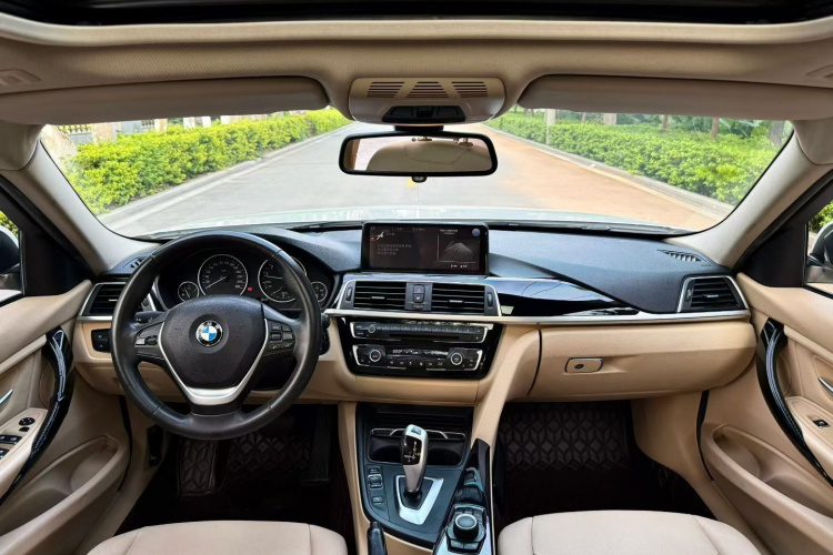 宝马3系 2016款 316Li 时尚型中控内饰7002