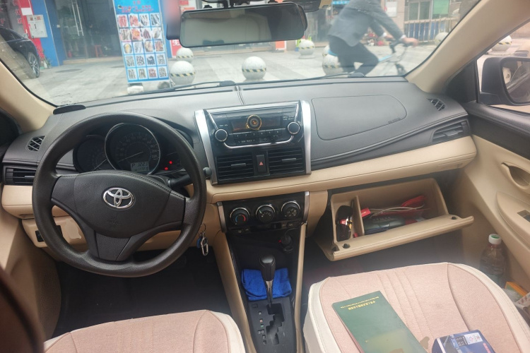 丰田 威驰 2014款 1.5L 自动智臻版中控内饰12