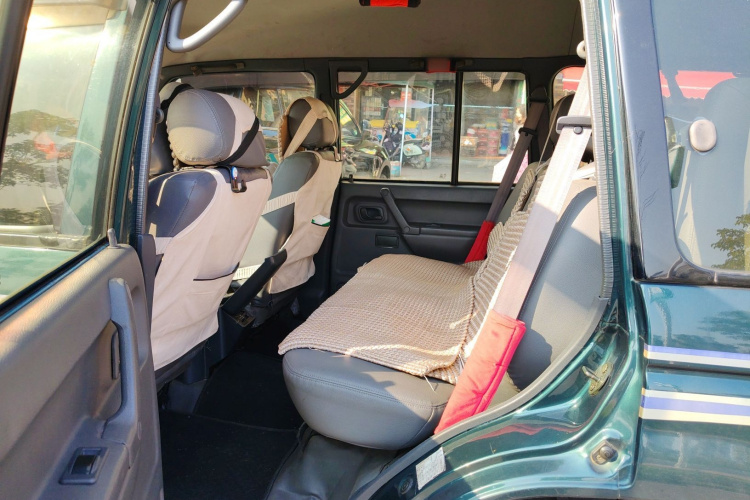 猎豹汽车 猎豹6481 2009款 2.2L 手动两驱中控内饰7004