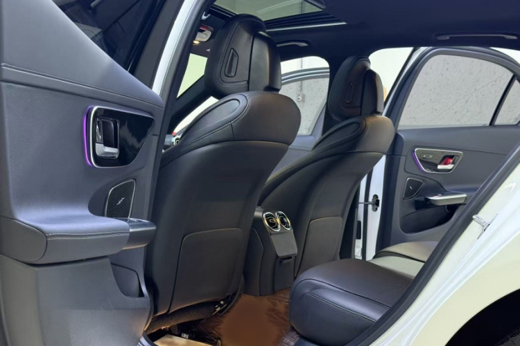 奔驰C级 2023款 C 200 L 运动版中控内饰7003