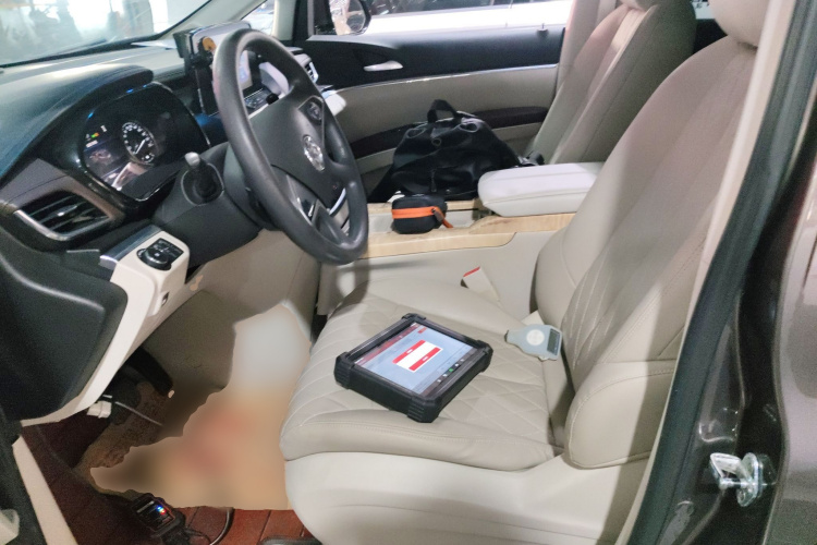 别克GL8 2020款 陆上公务舱 652T 舒适型局部细节19