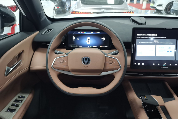 长安UNI-Z新能源 2025款 智慧新蓝鲸 125km 战舰+中控内饰13