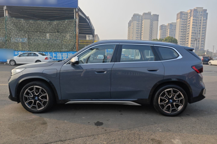 宝马iX1 2023款 xDrive30L M运动套装车身外观4