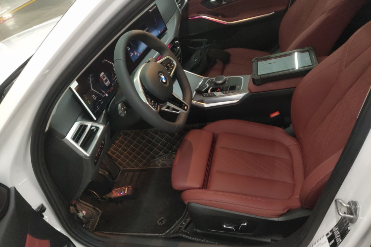 宝马3系 2025款 330Li M运动曜夜套装局部细节19