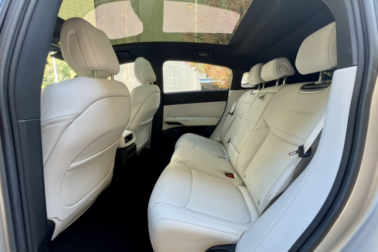 小鹏G6 2024款 580 长续航 Plus中控内饰7003