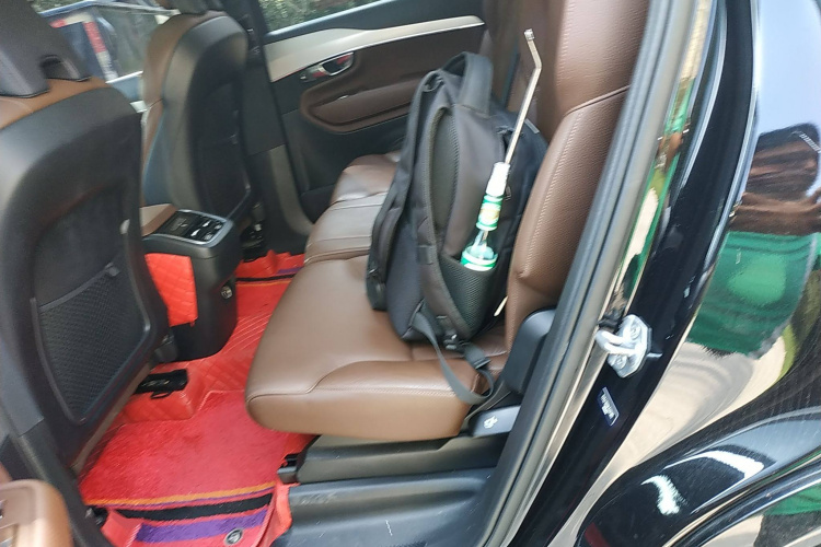 沃尔沃XC90 2019款 T5 智逸版 7座 国VI中控内饰21