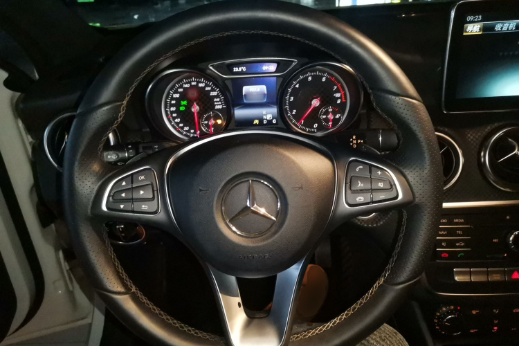 奔驰A级(进口) 2016款 A 200 时尚型局部细节13