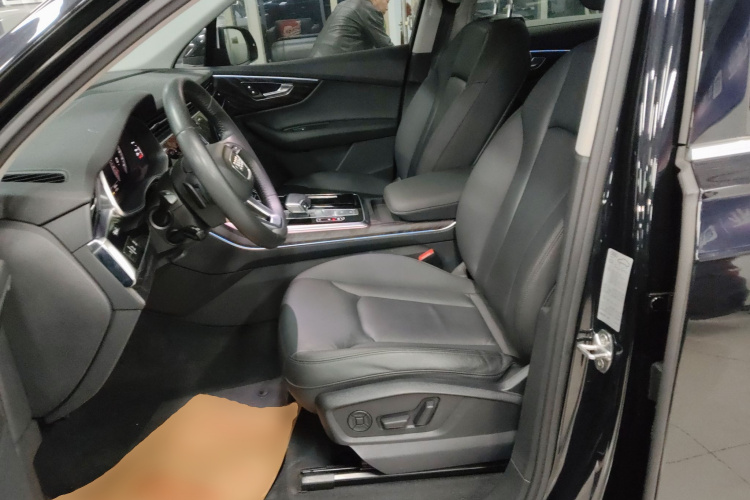 奥迪Q7 2020款 55 TFSI quattro S line运动型局部细节19