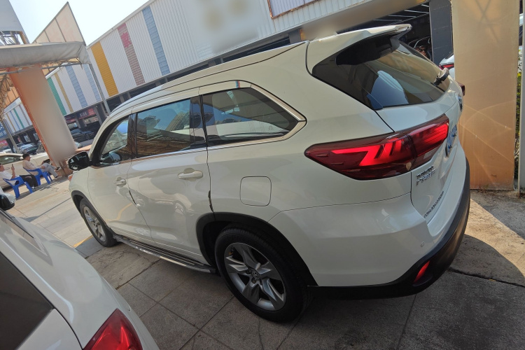 丰田 汉兰达 2015款 2.0T 四驱豪华版 7座车身外观4