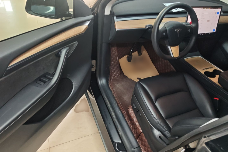 特斯拉 Model Y 2021款 标准续航后驱版中控内饰20