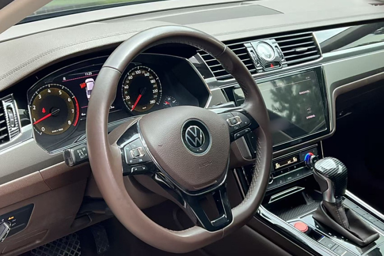 大众 辉昂 2021款 380TSI 豪华版中控内饰7001