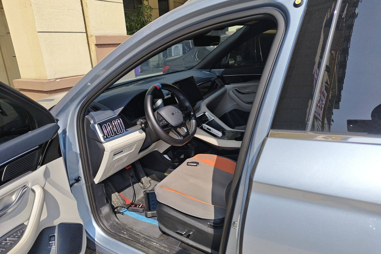 比亚迪 宋PLUS新能源 2024款 荣耀版 DM-i 110km 旗舰型中控内饰19