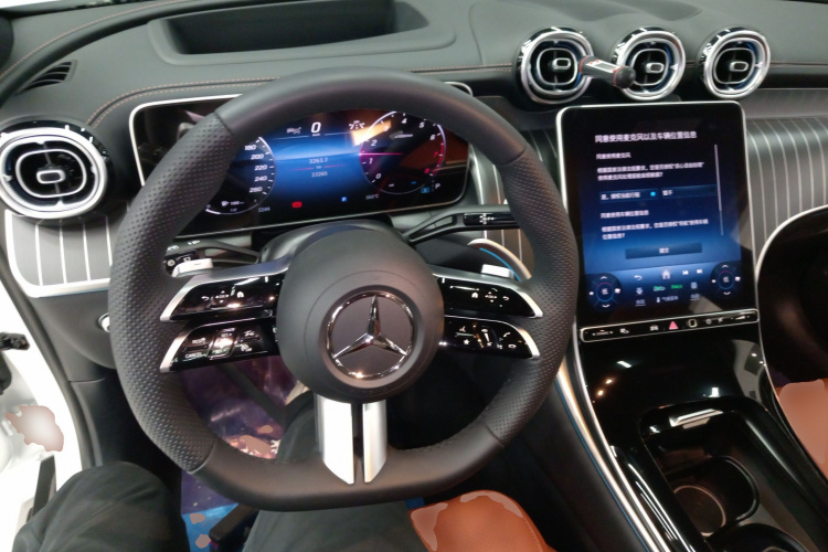 奔驰GLC 2024款 GLC 300 L 4MATIC 豪华型 5座中控内饰13