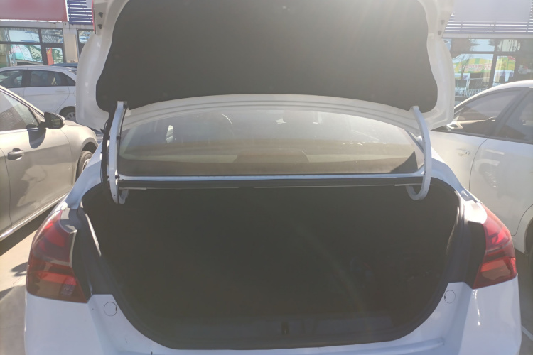 吉利汽车 帝豪新能源 2017款 1.5L PHEV 进取型机舱底盘23