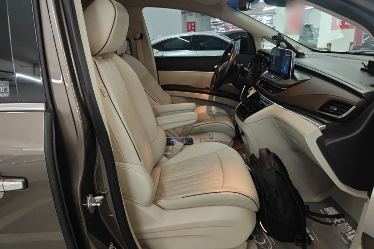 别克GL8 2022款 陆上公务舱 652T 智慧豪华型局部细节41