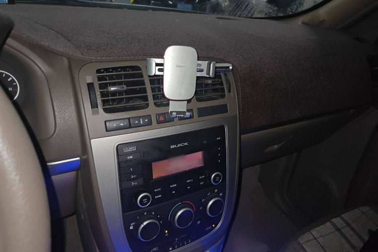 别克GL8 2014款 2.4L 经典版局部细节16