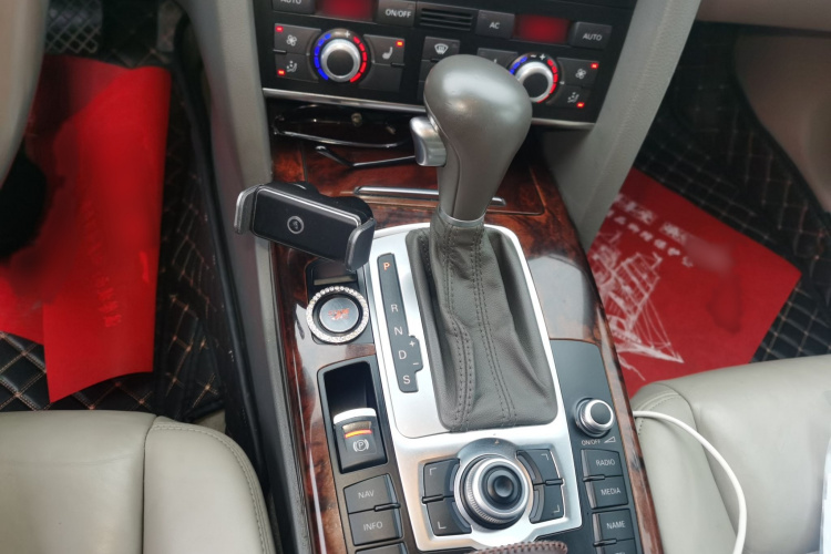 奥迪A6L 2011款 2.8 FSI 豪华型局部细节18