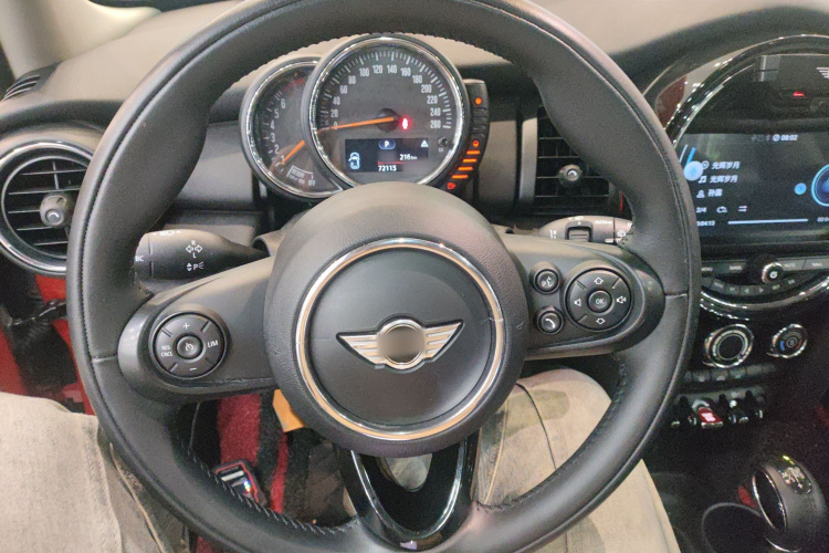 MINI 2016款 1.2T ONE 先锋派 五门版局部细节13