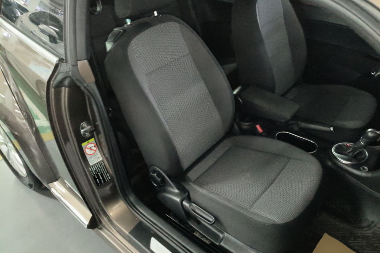 大众 甲壳虫 2014款 1.2TSI 时尚型局部细节41