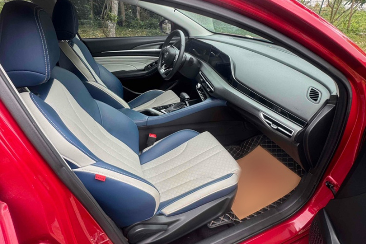 长安 逸动 2021款 PLUS 蓝鲸NE 1.4T GDI DCT旗舰型局部细节41