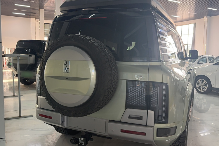 仰望U8 2024款 越野玩家版车身外观6004