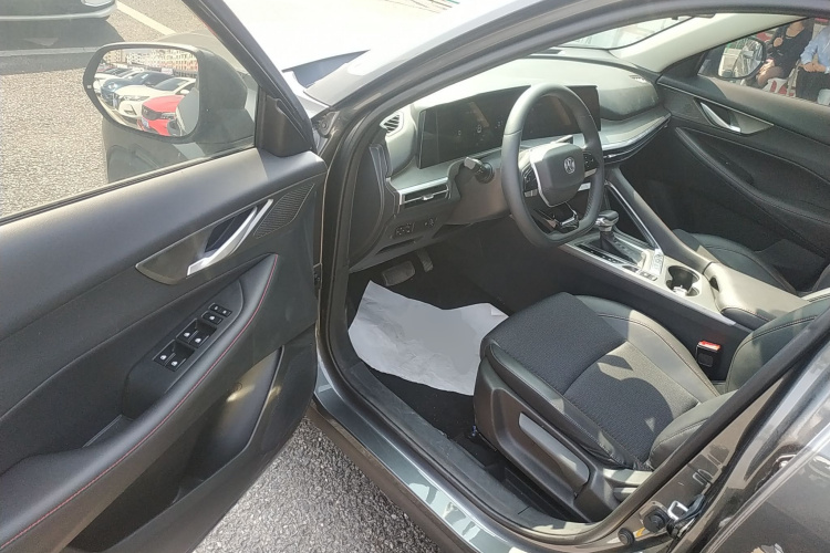 长安CS35PLUS 2023款 畅享版 1.4T DCT豪华型中控内饰20