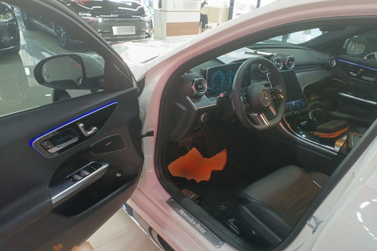 奔驰C级 2023款 改款二 C 260 L 运动版中控内饰20