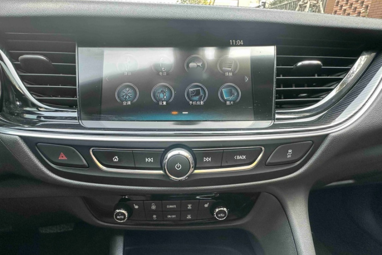 别克 君威 2019款 20T 豪华型 国VI中控内饰7004