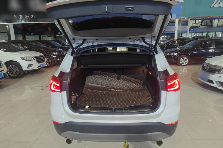 宝马X1 2019款 sDrive20Li 领先型机舱底盘23