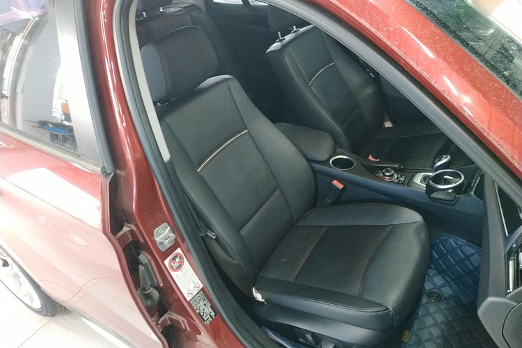 宝马X1 2014款 sDrive18i X设计套装局部细节41