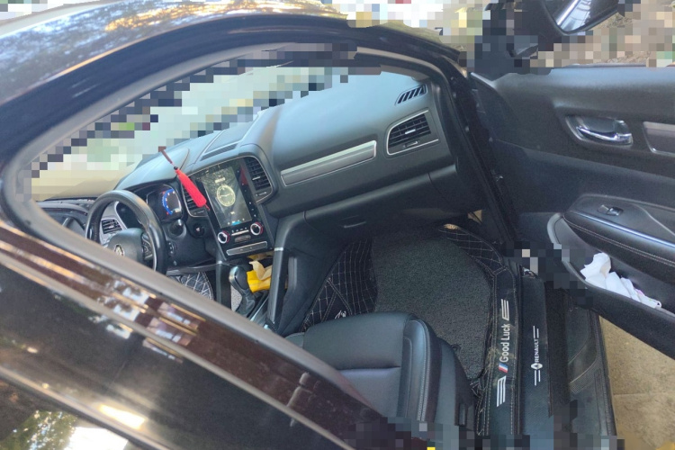 雷诺 科雷傲 2017款 2.5L 两驱尊贵版局部细节9005