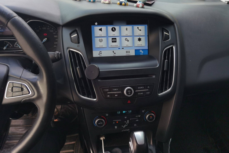 福特 福克斯 2017款 两厢 EcoBoost 180 自动精英型局部细节16