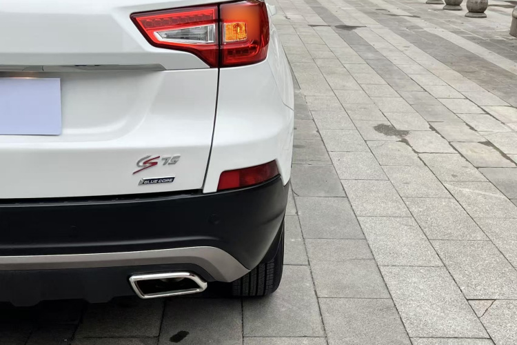 长安CS75 2016款 1.8T 自动尊贵型 国IV车身外观9